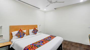 Egyptian cotton sheets, premium bedding, in-room safe, free WiFi