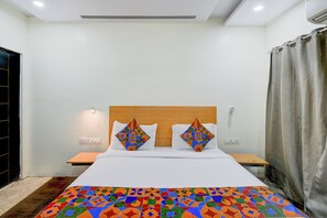 Deluxe Room | Egyptian cotton sheets, premium bedding, in-room safe, free WiFi - Fabhotel Veda Inn (Hyderabad)