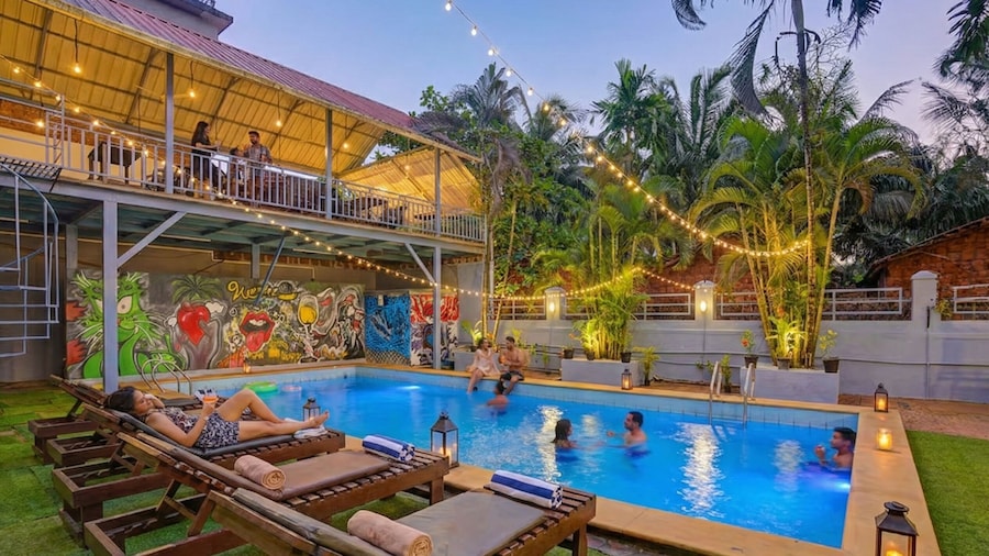 Fabhotel Golden Horizon