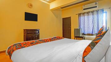 Egyptian cotton sheets, premium bedding, in-room safe, free WiFi