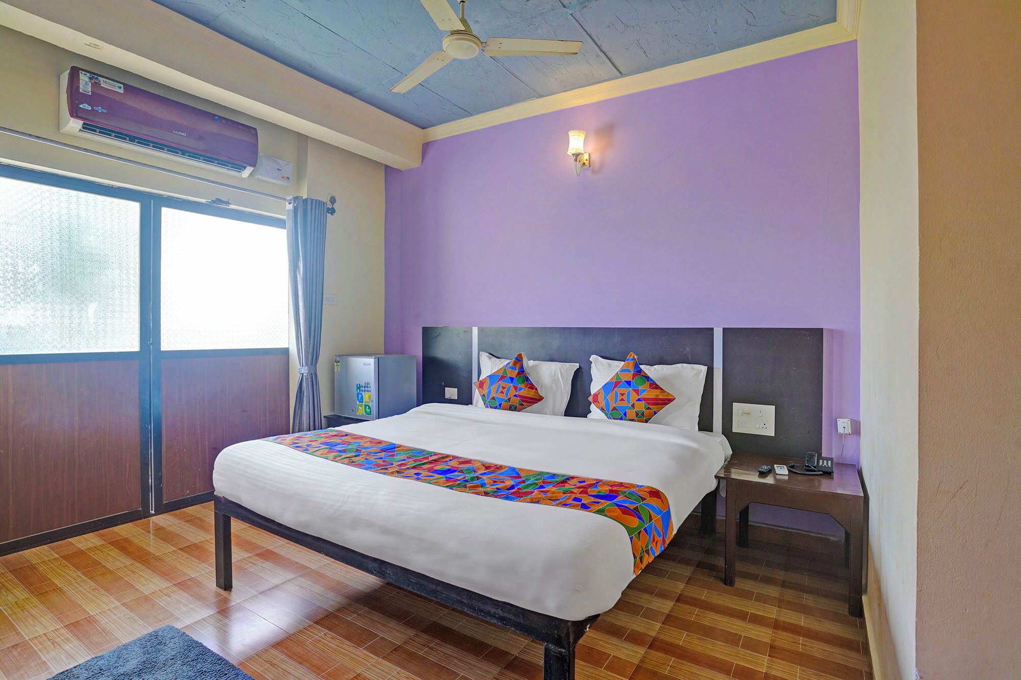 Egyptian cotton sheets, premium bedding, in-room safe, free WiFi