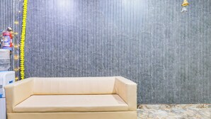Lobby sitting area - Fabhotel Csrx (Ghaziabad)