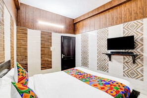 Egyptian cotton sheets, premium bedding, in-room safe, free WiFi