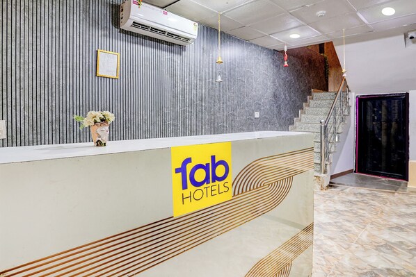 Reception - Fabhotel Csrx (Ghaziabad)