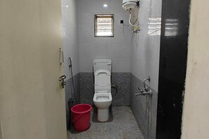 Dusch, regndusch, gratis toalettartiklar och handdukar