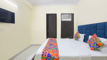 Egyptian cotton sheets, premium bedding, in-room safe, free WiFi