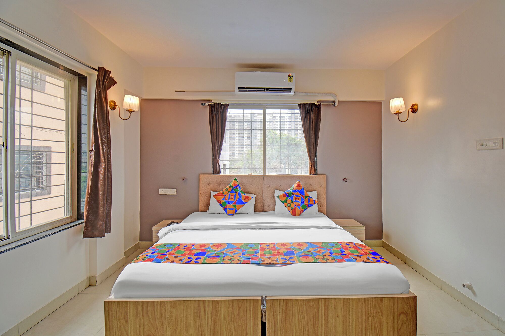 Egyptian cotton sheets, premium bedding, in-room safe, free WiFi