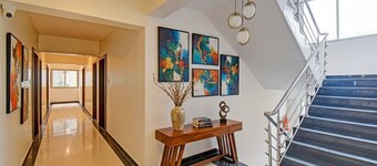 Panchsheel Crown 飯店