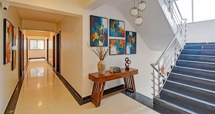 Fabhotel Panchsheel Crown