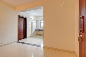 Egyptian cotton sheets, premium bedding, in-room safe, free WiFi - Fabhotel Panchsheel Crown (Pune)