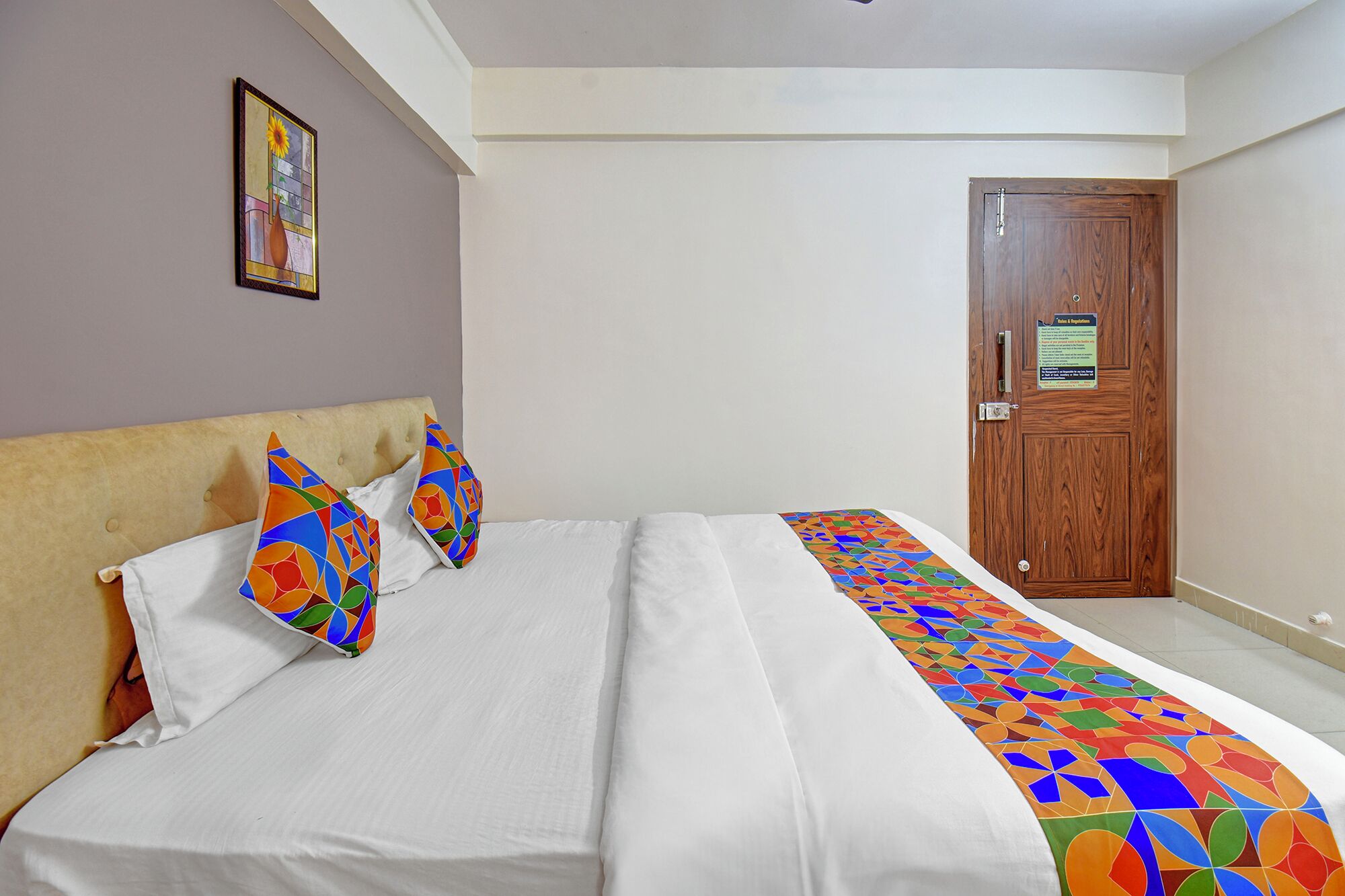 Egyptian cotton sheets, premium bedding, in-room safe, free WiFi