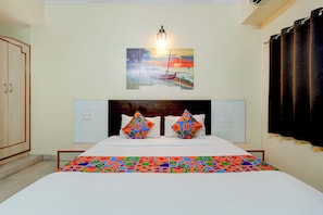 Egyptian cotton sheets, premium bedding, in-room safe, free WiFi - Fabhotel Madhura Residency (Bangalore)