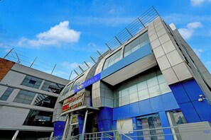 Exterior - Fabhotel Madhura Residency (Bangalore)