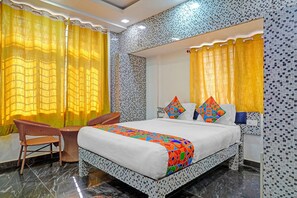 Egyptian cotton sheets, premium bedding, in-room safe, free WiFi - Fabhotel Supreme Seven Boutique (Bangalore)
