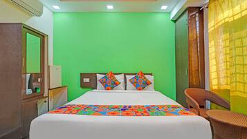 Egyptian cotton sheets, premium bedding, in-room safe, free WiFi