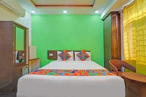 Egyptian cotton sheets, premium bedding, in-room safe, free WiFi