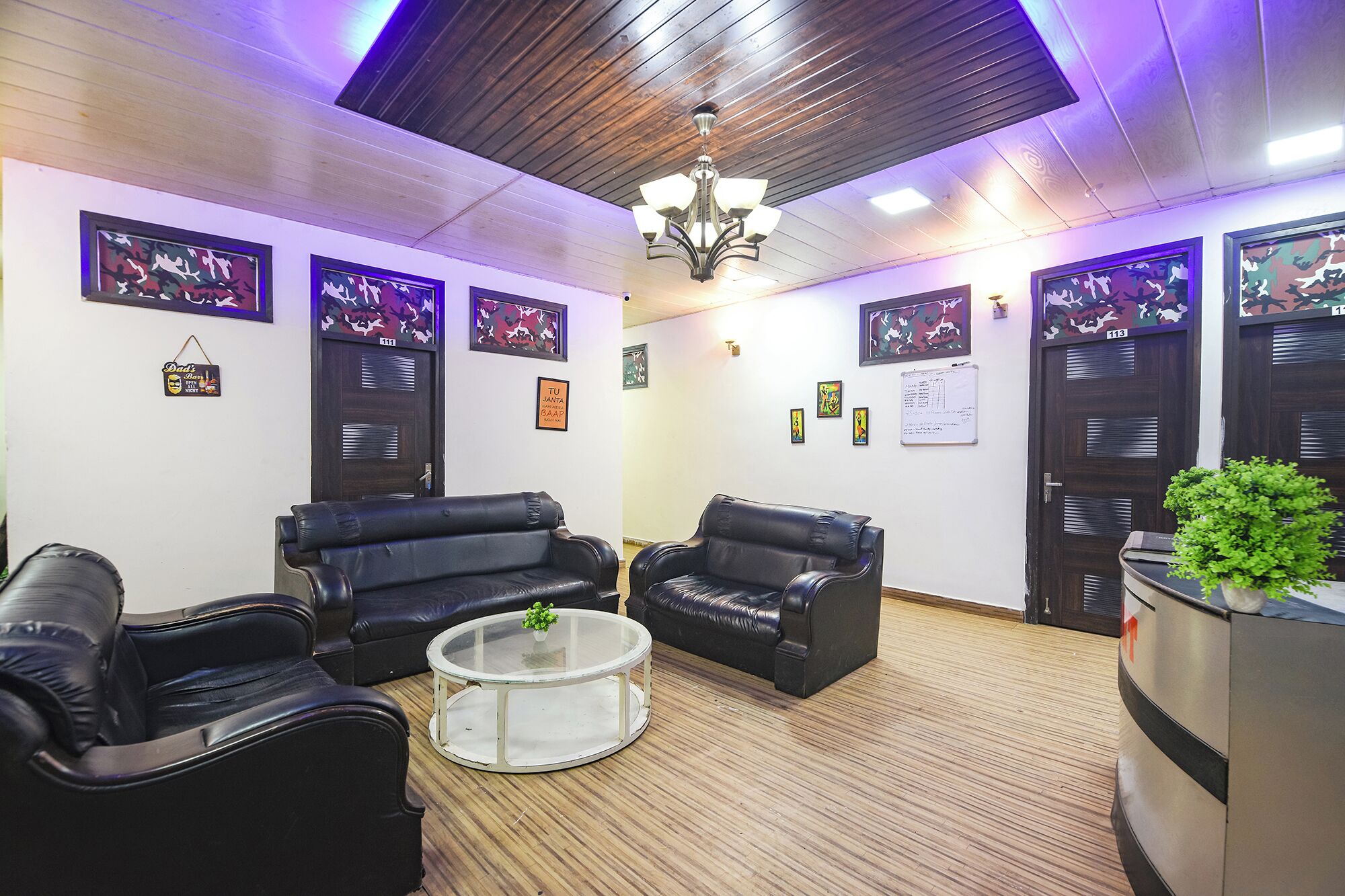 Coin salon dans le hall