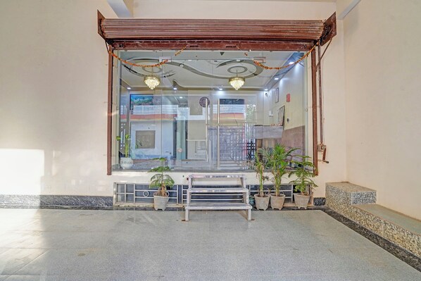Property entrance - Fabhotel The Taj Majestic (Agra)
