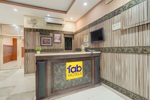 Reception - Fabhotel Citi Residenci (Varanasi)