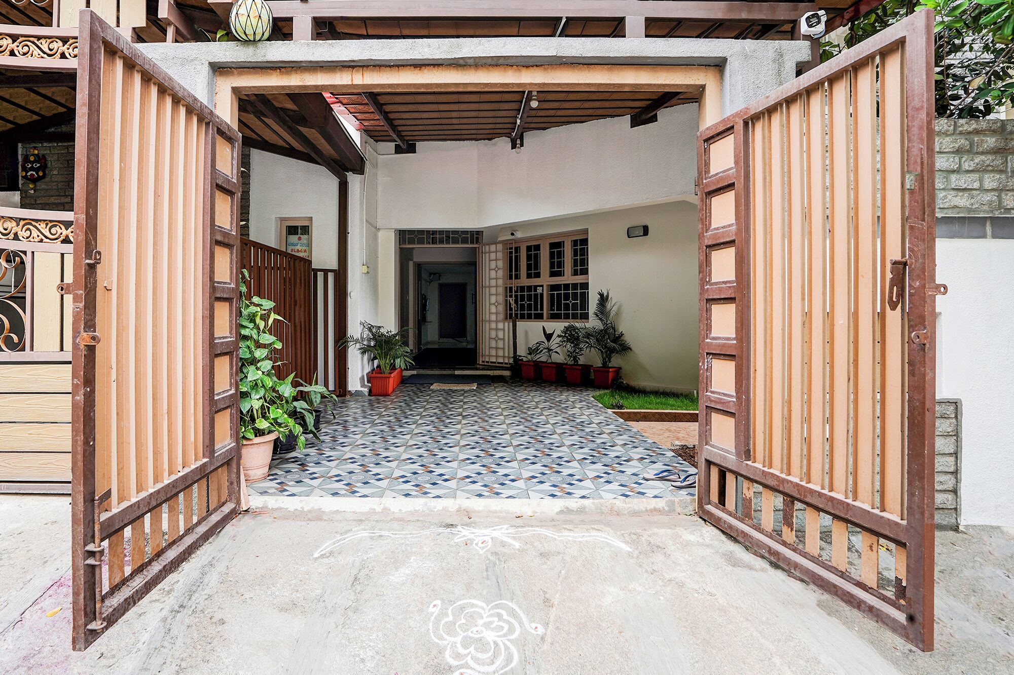 Entrada de la propiedad