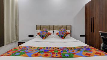 Egyptian cotton sheets, premium bedding, in-room safe, free WiFi