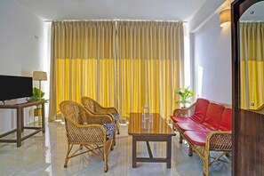 28-inch LCD TV with cable channels - Fabhotel The Ashvem Horizon (Mandrem)