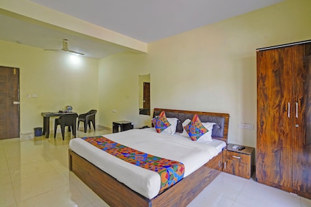 Egyptian cotton sheets, premium bedding, in-room safe, free WiFi