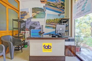 Reception - Fabhotel Jas Holidays (Morjim)