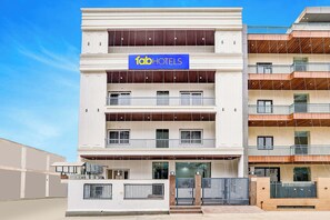 Exterior - FabHotel Expo Centre Inn- Nr. Sharda University Greater Noida (Greater Noida)