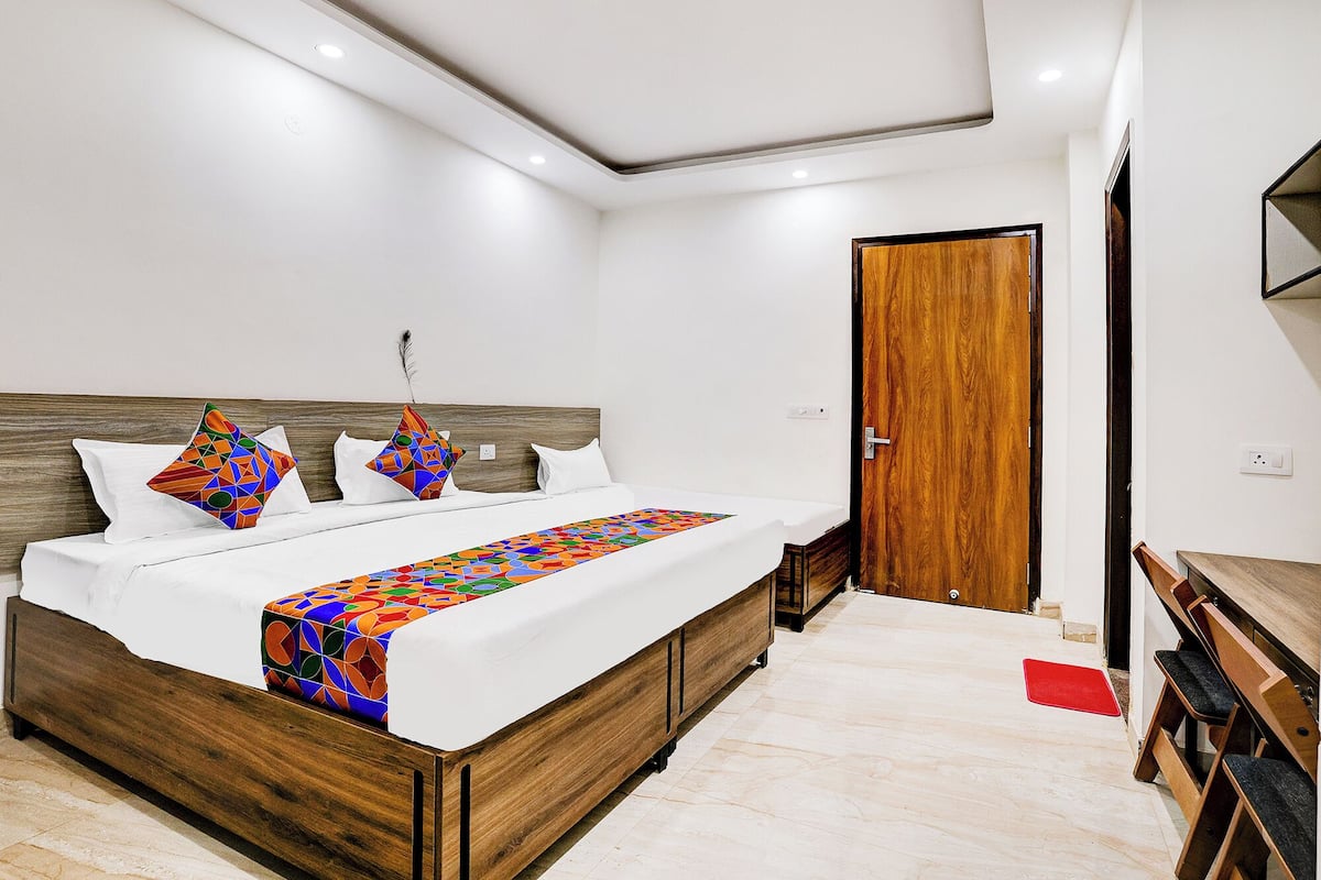 Deluxe Room | Egyptian cotton sheets, premium bedding, in-room safe, free WiFi