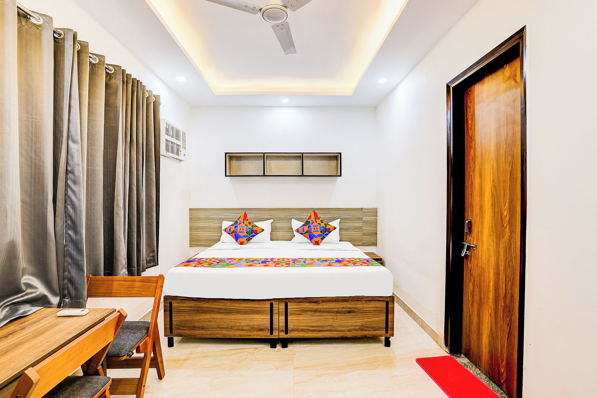 Egyptian cotton sheets, premium bedding, in-room safe, free WiFi