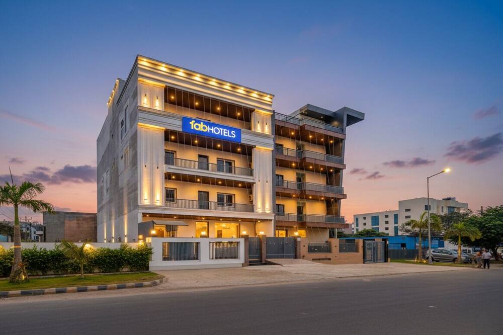 FabHotel Expo Centre Inn- Nr. Sharda University Greater Noida