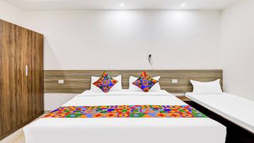 Egyptian cotton sheets, premium bedding, in-room safe, free WiFi