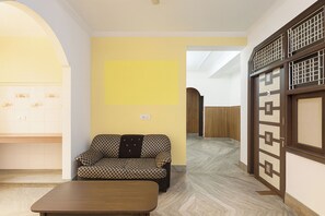 Coin salon dans le hall