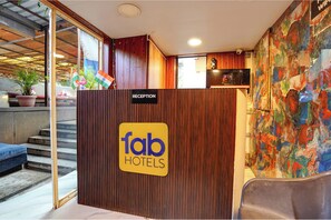 Reception - Fabhotel Freedom Star (Mumbai)