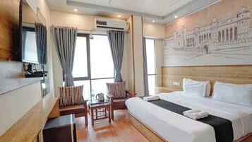 Egyptian cotton sheets, premium bedding, in-room safe, free WiFi