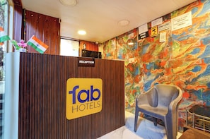 Reception - Fabhotel Freedom Star (Mumbai)