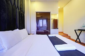 Egyptian cotton sheets, premium bedding, in-room safe, free WiFi - Fabhotel Freedom Star (Mumbai)