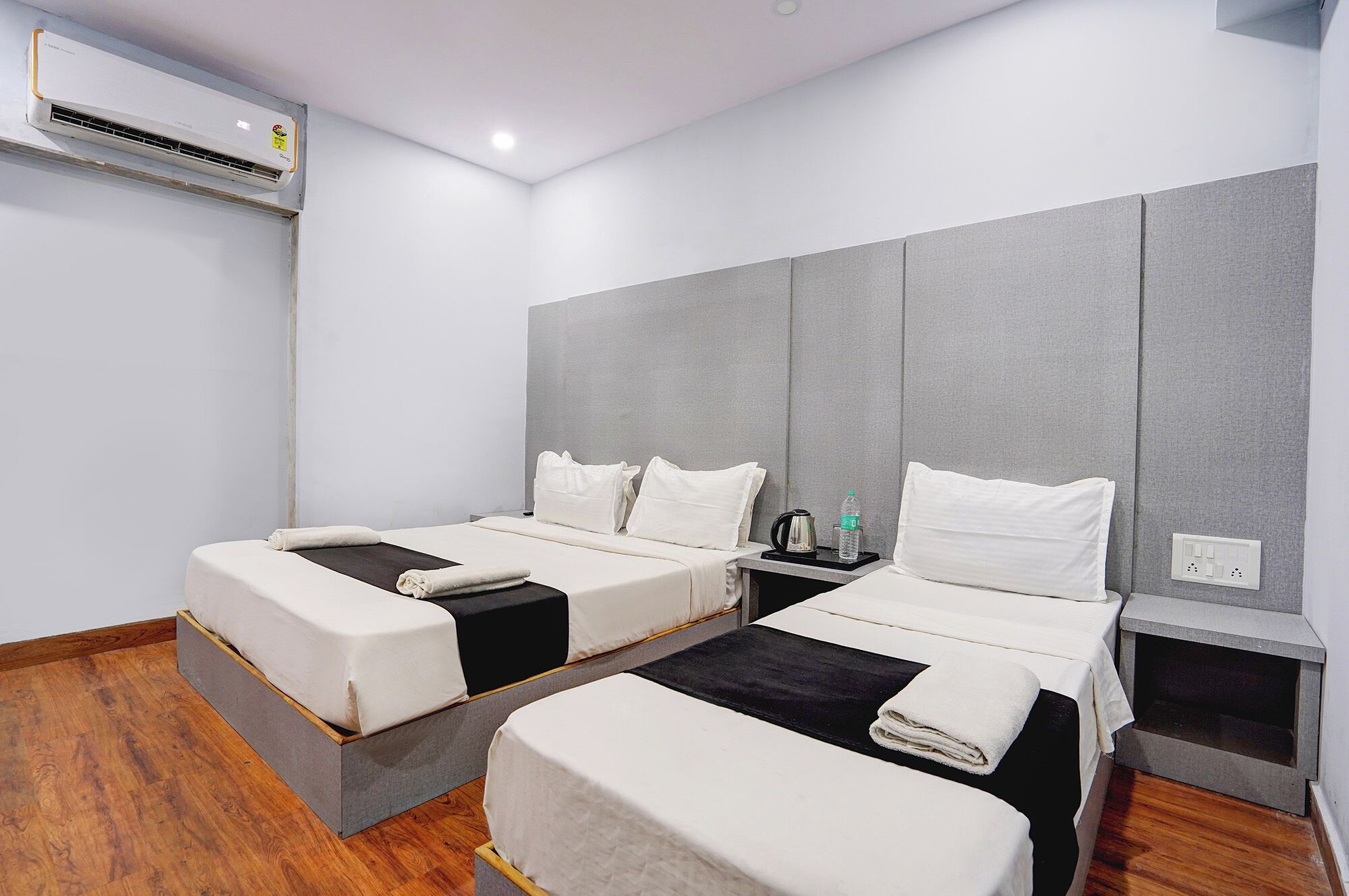 Egyptian cotton sheets, premium bedding, in-room safe, free WiFi