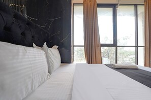 Egyptian cotton sheets, premium bedding, in-room safe, free WiFi