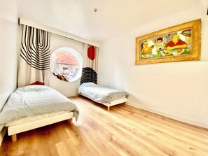 5 bedrooms, iron/ironing board, travel cot, free WiFi - L'Atelier, between beach and nature (Barneville-Carteret)