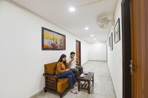 Coin salon dans le hall