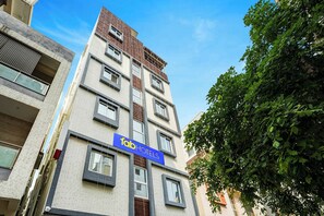 Exterior - Fabhotel Sk Oak Suites (Bengaluru)