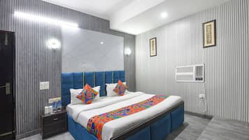 Deluxe Room | Egyptian cotton sheets, premium bedding, in-room safe, free WiFi