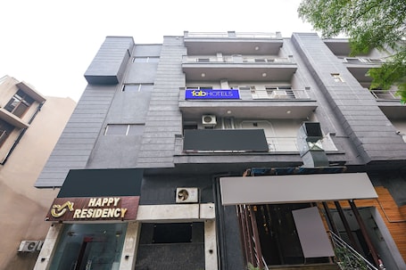 Exterior. Fabhotel Happy Residency