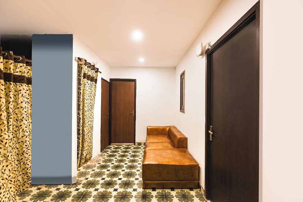 Fabhotel South Paradise