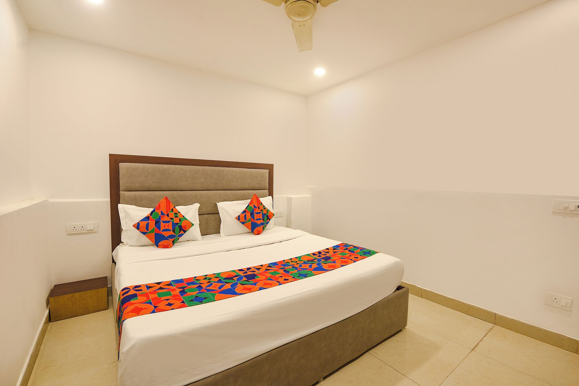 Deluxe-herbergi | Rúmföt úr egypskri bómull, rúmföt af bestu gerð, öryggishólf í herbergi