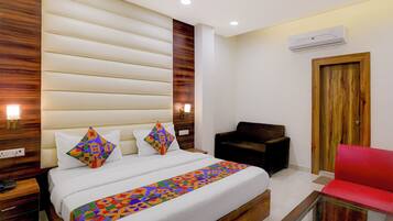 Deluxe Room | Egyptian cotton sheets, premium bedding, in-room safe, free WiFi