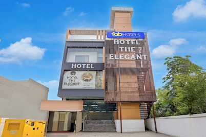 FabHotel The Elegant - 150 Meters From Delhi Public School Meerut