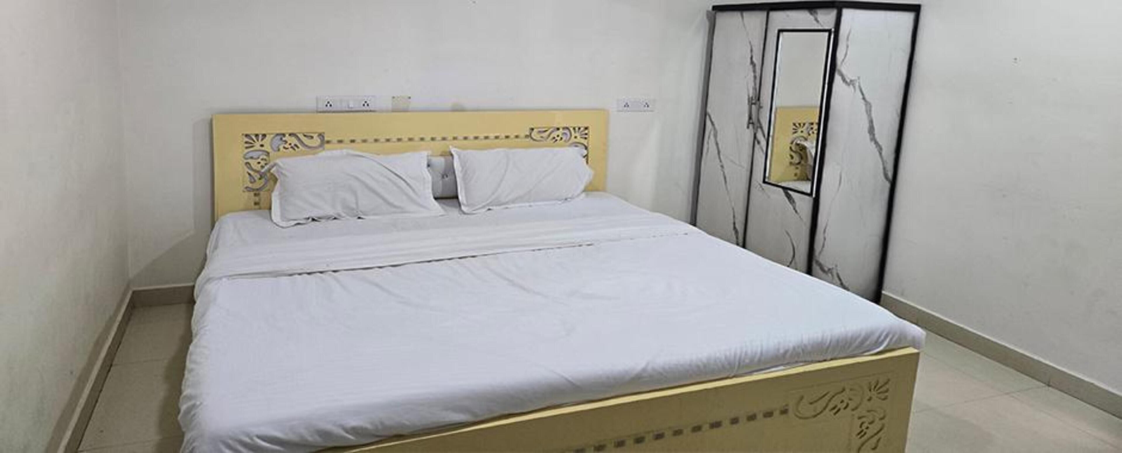 Egyptian cotton sheets, premium bedding, in-room safe, free WiFi